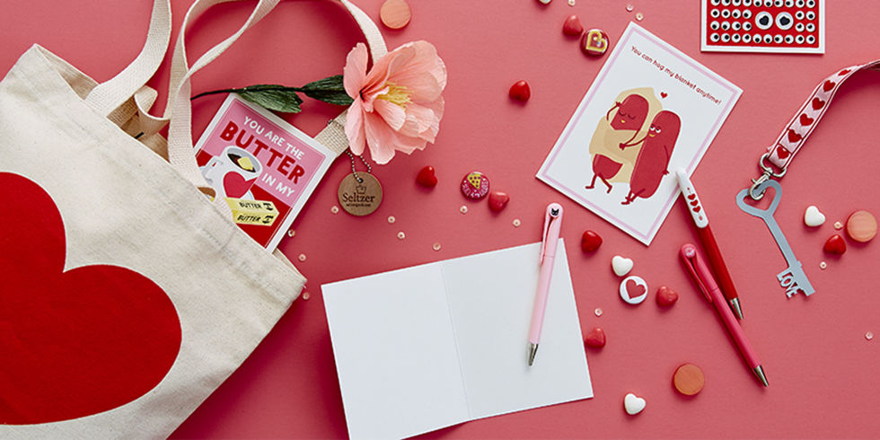 10 INTERESTING PERSONALISED GIFT IDEAS FOR HER THIS VALENTINE’S DAY!
